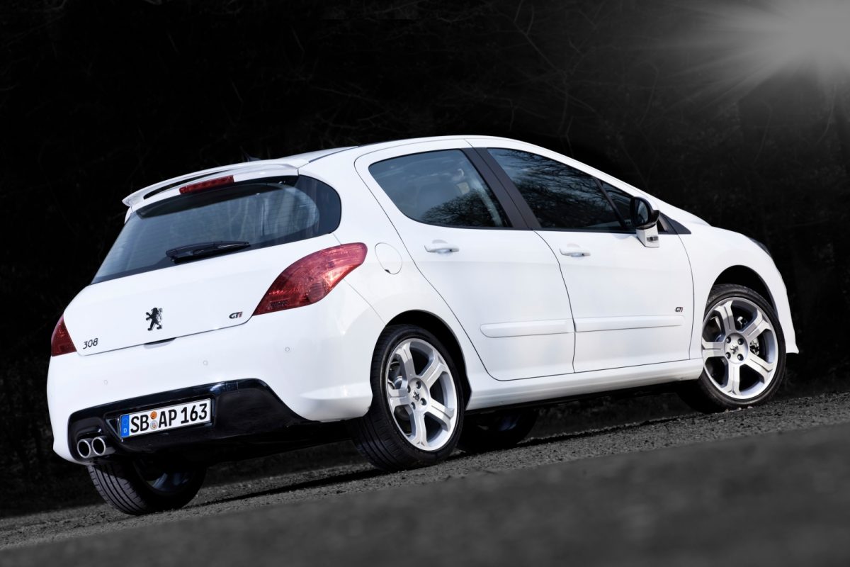 PEUGEOT 308