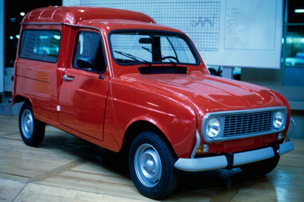 RENAULT R 4