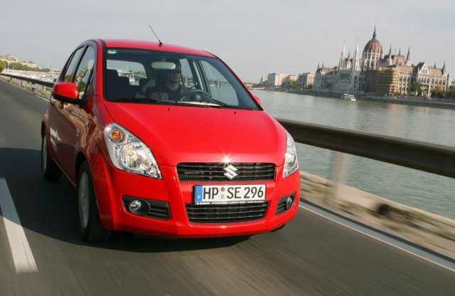 Változó szelepvezérléses négyhengerest kap az esztergomi mini