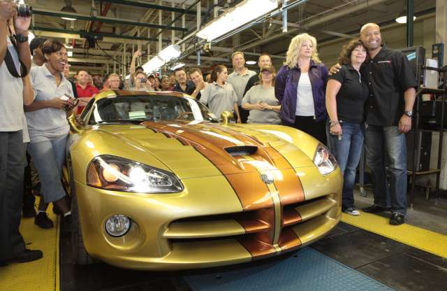 Egy hét leforgása alatt három übersportkocsi sorozatgyártása is véget ért