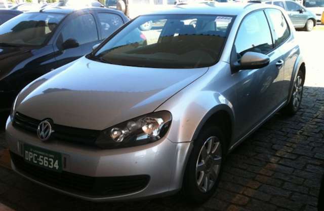 Az előd karosszériája alatt már az új Golf alkatrészei dolgoznak