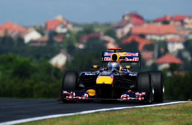 Red Bull, Ferrari csata várható