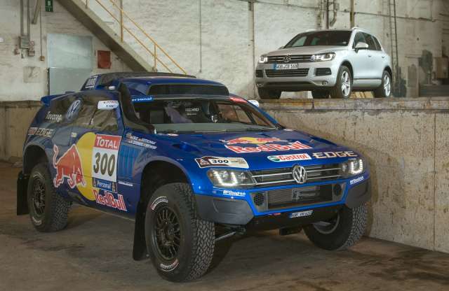 VW Touareg modellváltás Dakar-stílusban