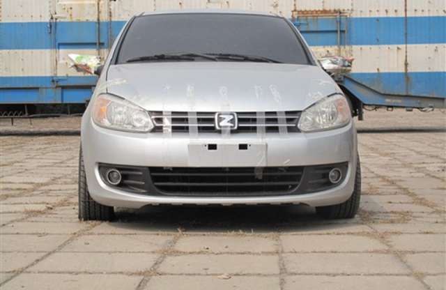 Szabadon garázdálkodnak a kínai formatervezők az európai limuzinokkal