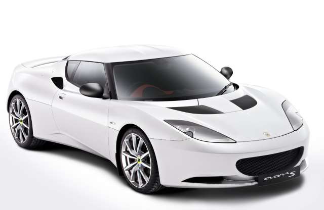 Még erősebb motor és kuplung nélküli váltó az Evora újdonsága