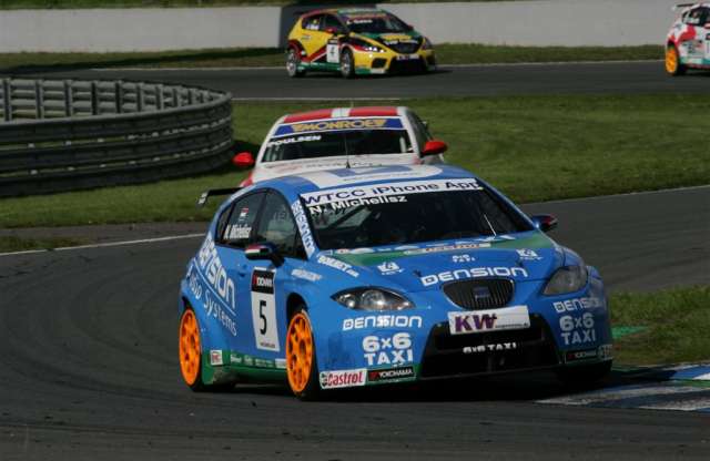 Micheliszt hárman is kilökték