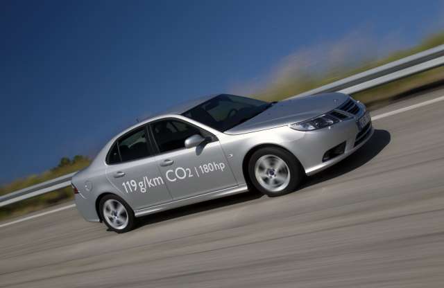 A Saab szerint két turbó jobb, mint egy