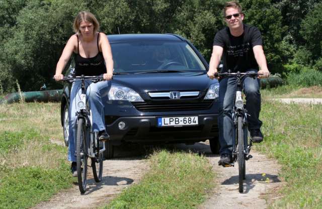 Honda nyolc kerékkel