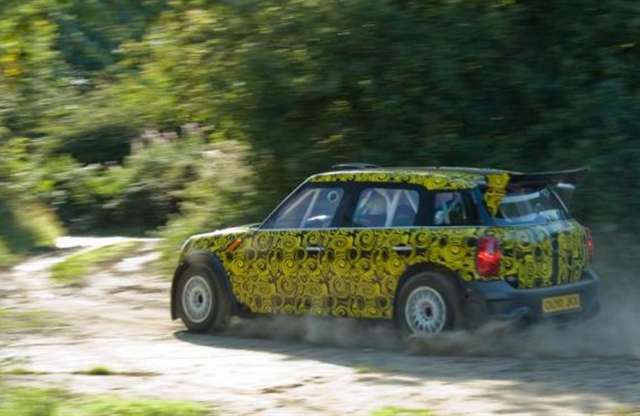 Hivatalos kémfotó a Mini WRC-ről