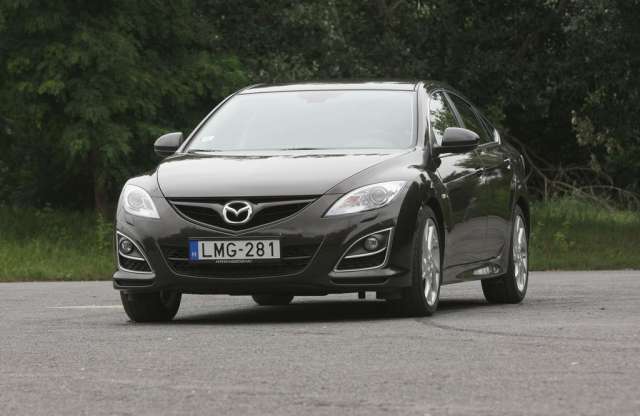 Dízel? Benzin? Mindkét tábort meggyőzi a 2,5-es Mazda6