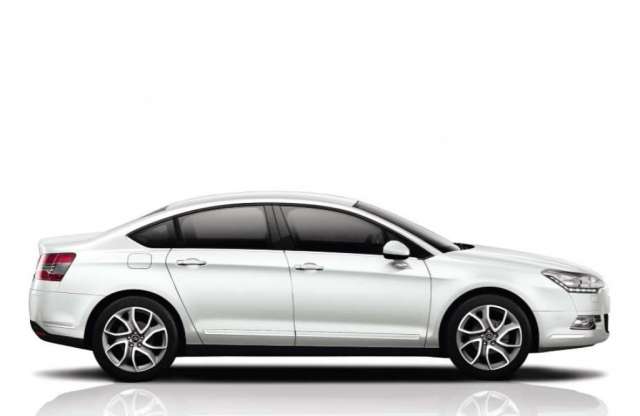 LED-del teszik teljessé a Citroen C5-öst