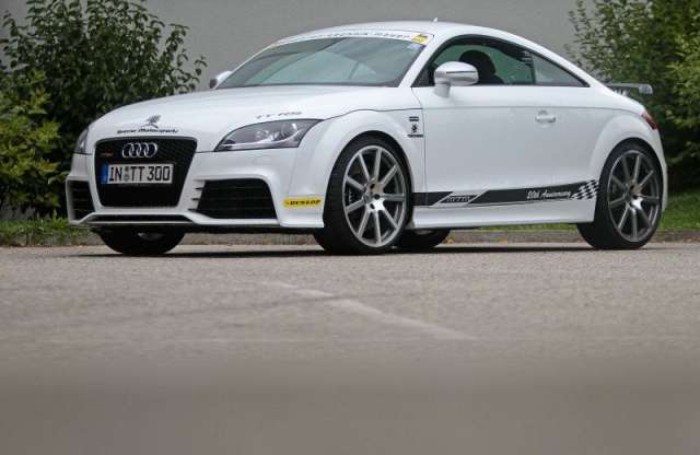 310 km/h felett hasít a tuningolt Audi TT-RS