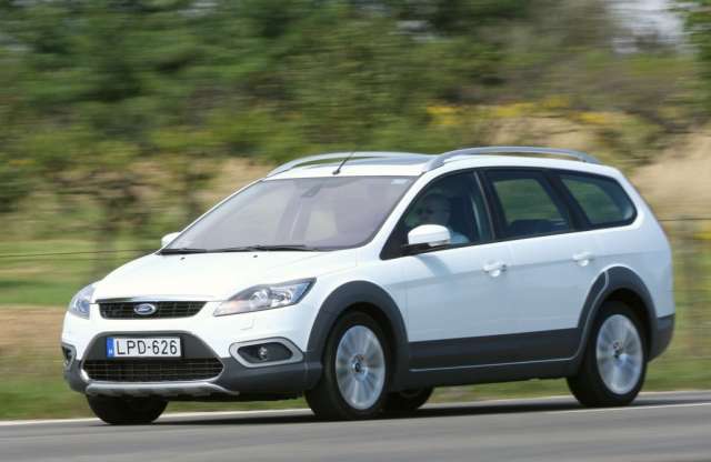 Focus kirándulóruhában