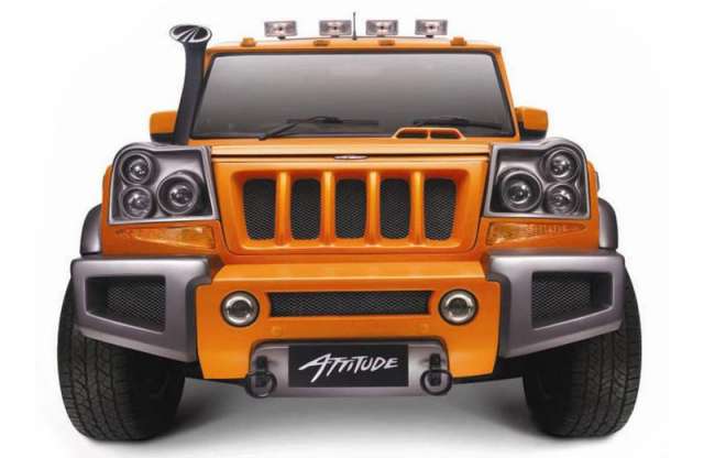 Szörnyűséges narancssárga terepjáró