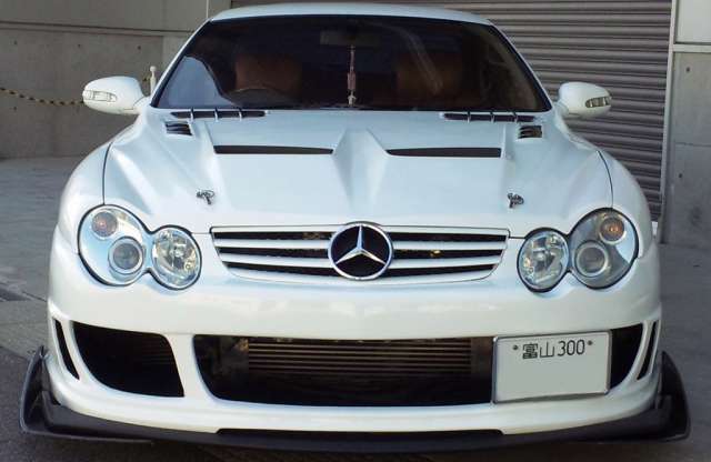 Kívül Mercedes, belül Lexus