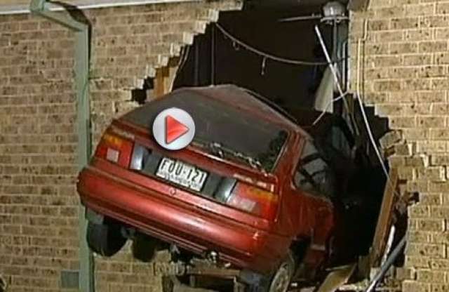 Túlélték, amikor egy Hyundai esett az ágyba