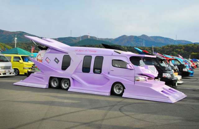 Méteres Batman-szárnyakkal - őrült japán furgonok