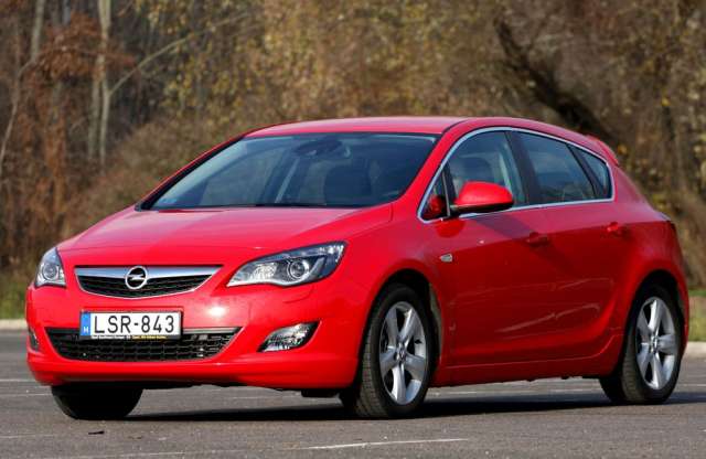 Sosem volt ilyen jó - és ilyen drága az Opel Astra