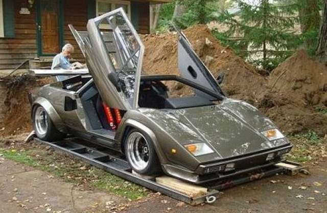 Pincében épített Lamborghini Countach
