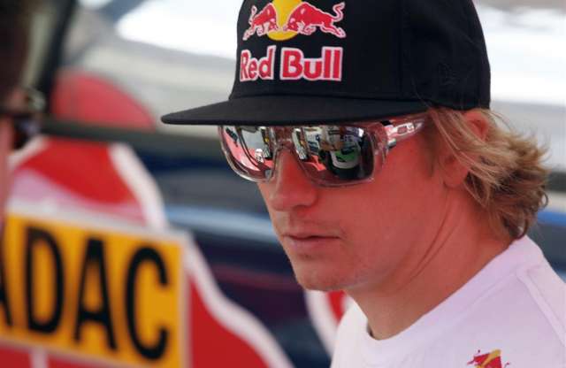 Kimi Räikkönen a NASCAR-ban folytatja