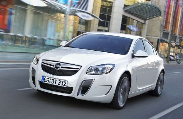 Automata váltó a 325 lóerős Opel Insigniához