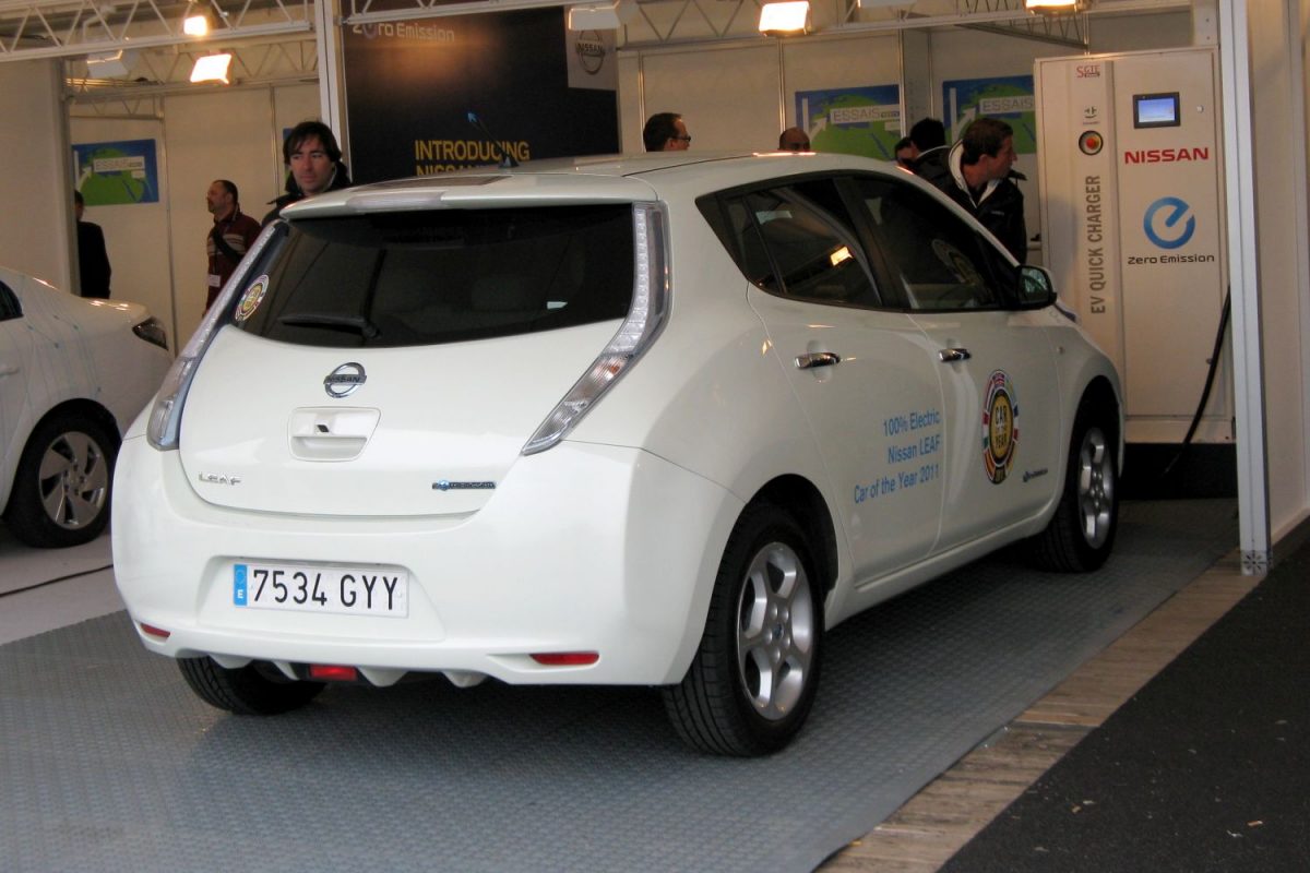 NISSAN LEAF