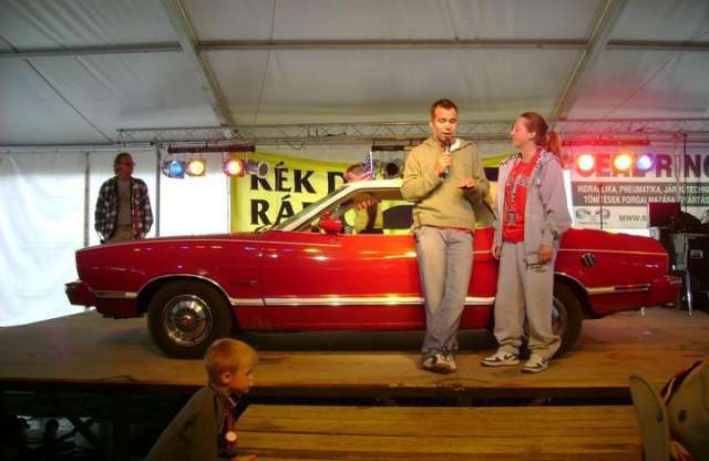 Ircsi és az 1974-es Ford Mustang