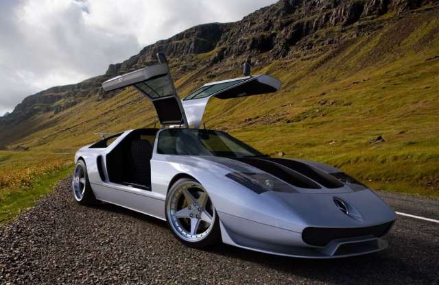 A Mercedes C111 formájával építettek sportkocsit