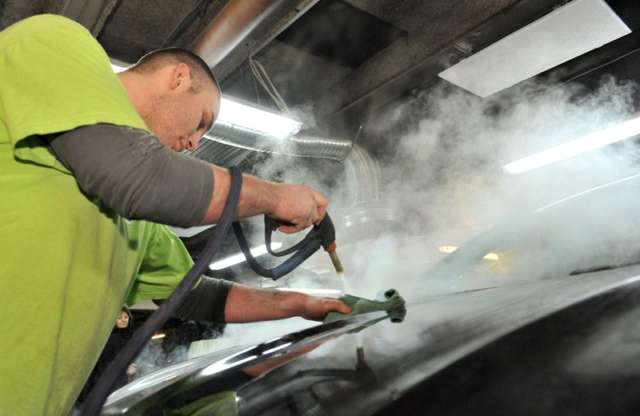 Téli autómosás – tényleg kell? És hogyan?