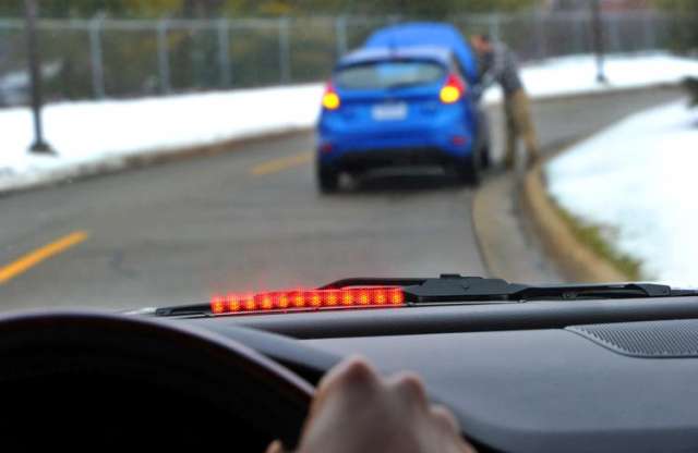 Rákapcsolt az autók közötti kommunikációra a Ford