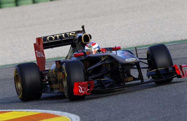 Egy évet is kihagyhat Kubica