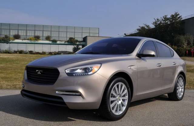 Mégsem SLS néven jön a négyajtós De Tomaso