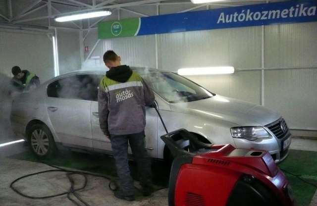 Megújult a pécsi EZ Wash autómosó