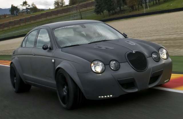 Újabb brutális Jaguar Olaszországból