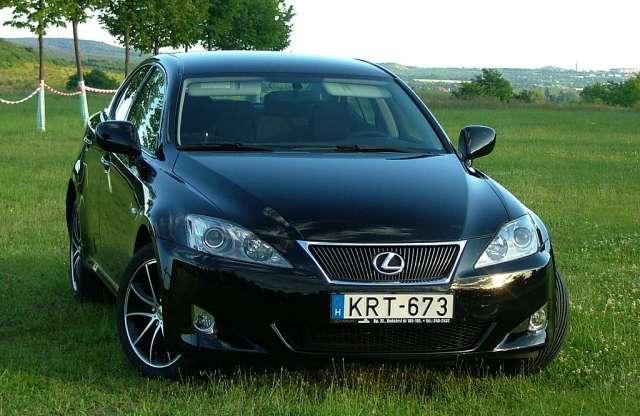 Így kell luxusautóval spórolni