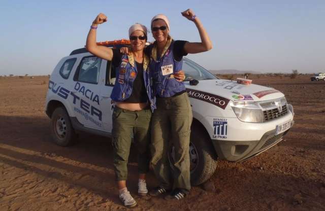 Marokkó, tájékozódási verseny csak hölgyeknek, és a Dacia Duster