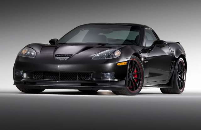 Arcképpel díszített Corvette