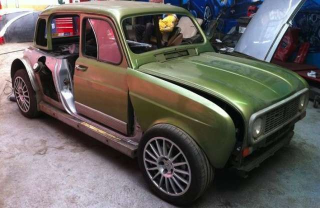 Zsebszörny - Renault Clio V6 és R4 L keresztezés