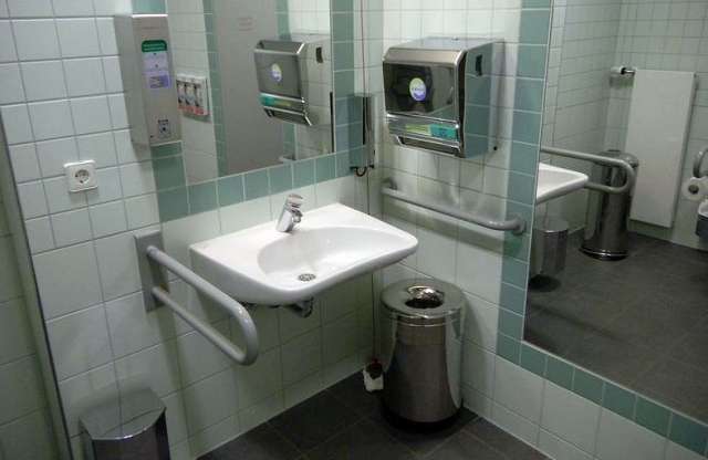 Hol merjünk WC-re menni?