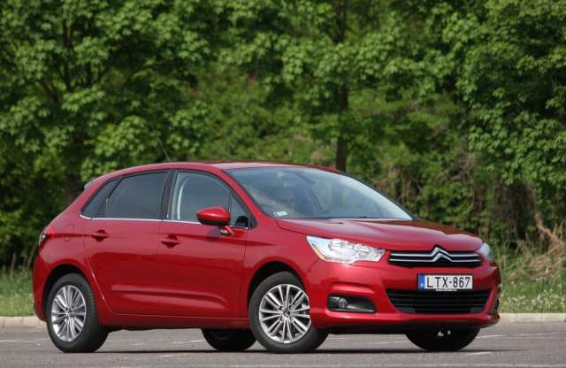 Ringatásból hibátlan – új Citroën C4 teszt