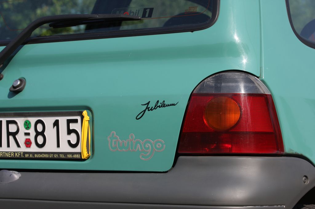 RENAULT TWINGO