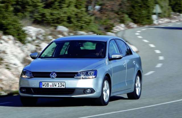 Hosszabb garancia és olcsóbb alkatrészek a VW-nél
