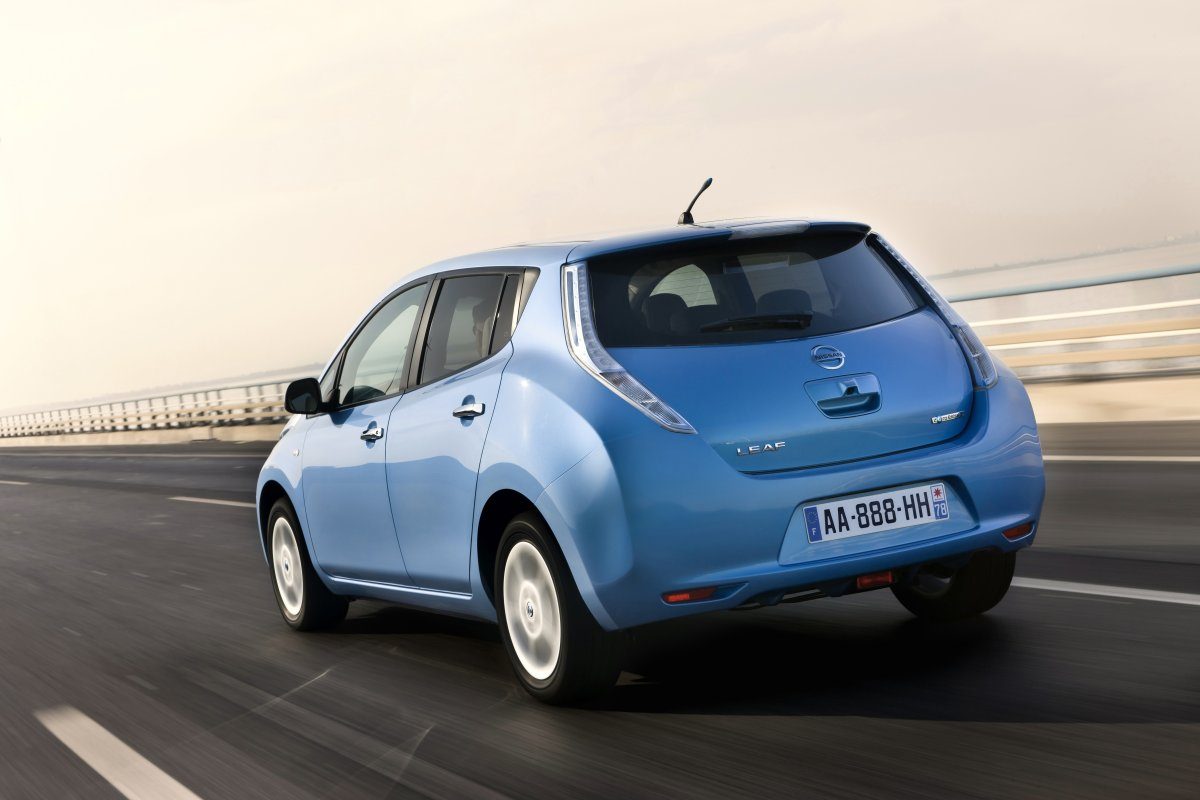 NISSAN LEAF