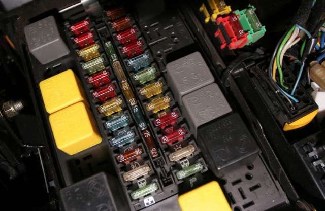 Önfeláldozó alkatrész az autóban