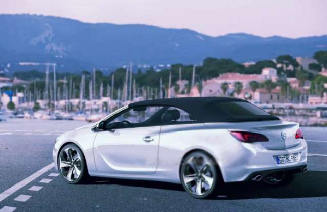 Ismét vászontetős az Astra Cabrio