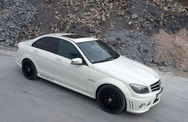 Megy ez 310 km/órát is!