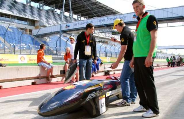 Baleset és különdíj a Shell Eco-marathonon