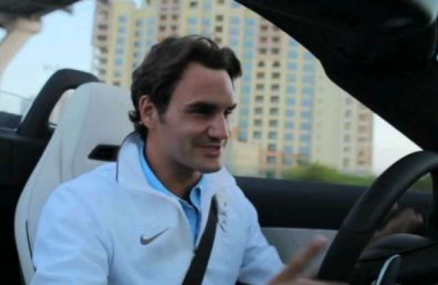 Roger Federer új szerelme vászontetős