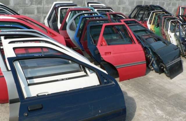 Egyszerűsödhet az autóbontók, nehezedhet a lomizók élete