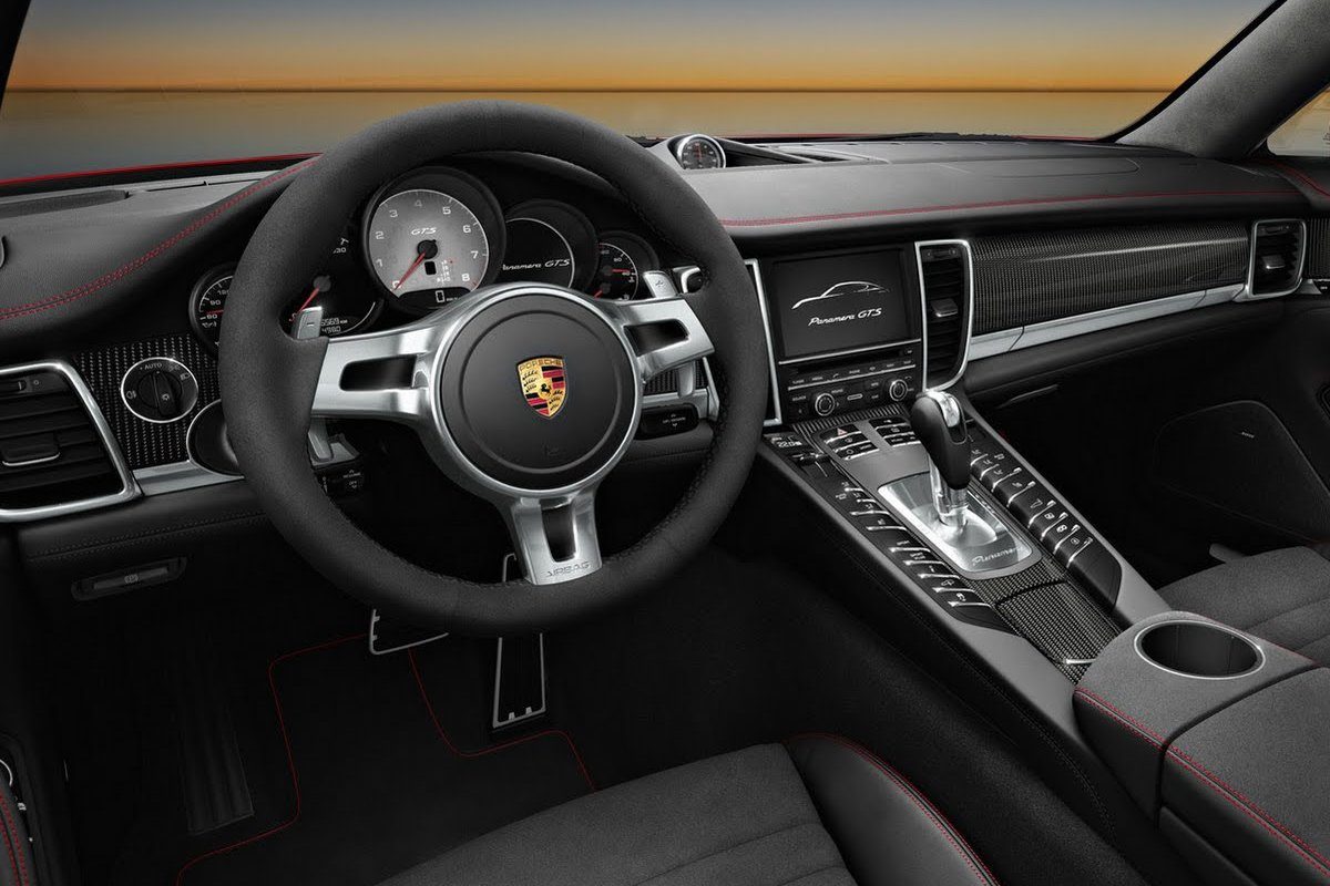 PORSCHE PANAMERA